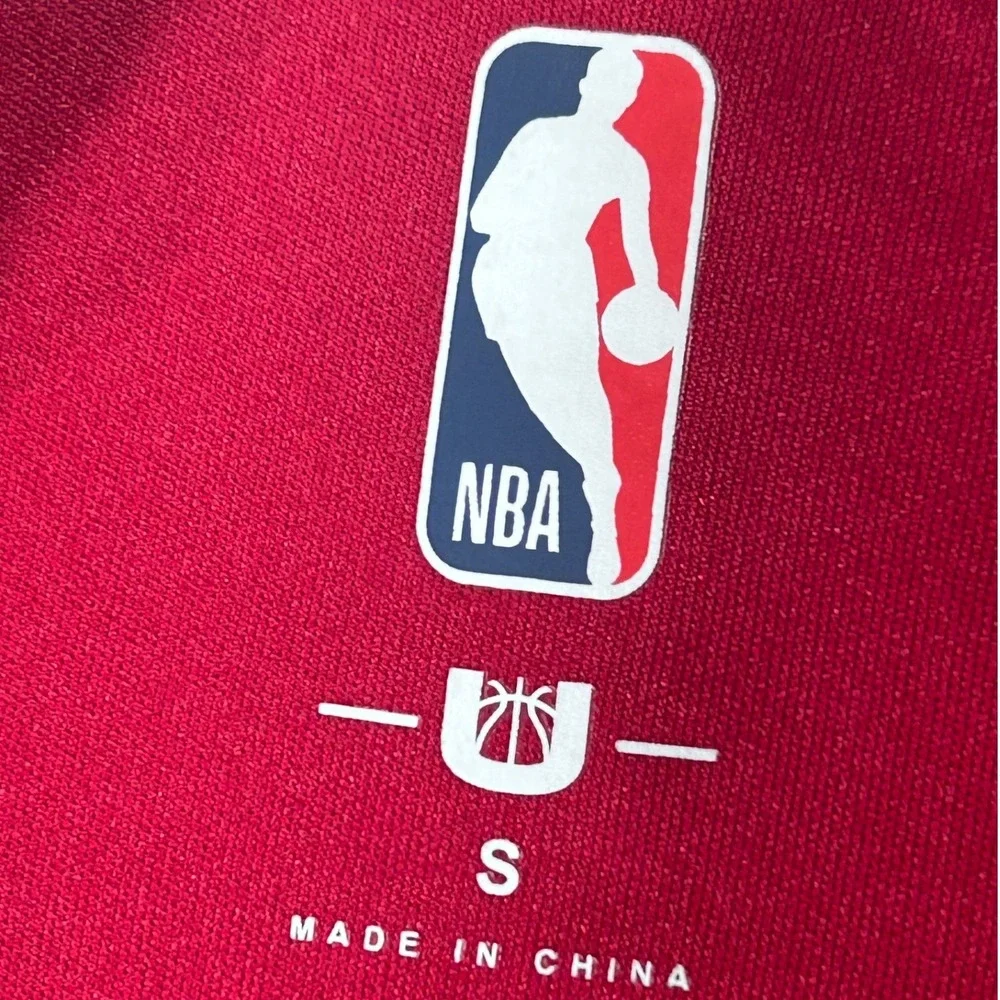 Miami Heat NBA Basketball Graphic T Shirt Men's Size Small Preowned‎